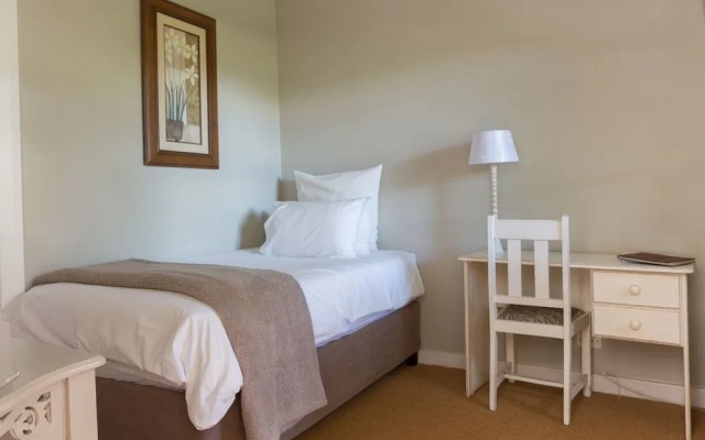 Sandown Lodge