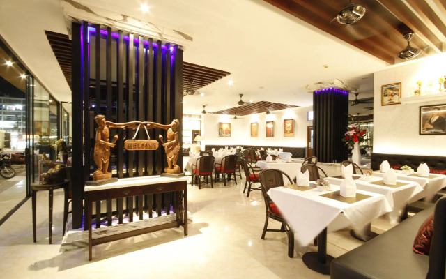 Hemingways Silk Hotel