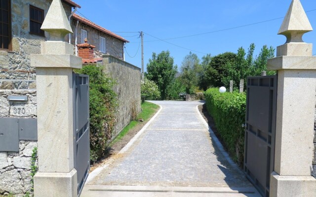 Villa with 8 Bedrooms in Póvoa de Lanhoso, with Wonderful Mountain View, Private Pool And Enclosed Garden - 35 Km From the Beach