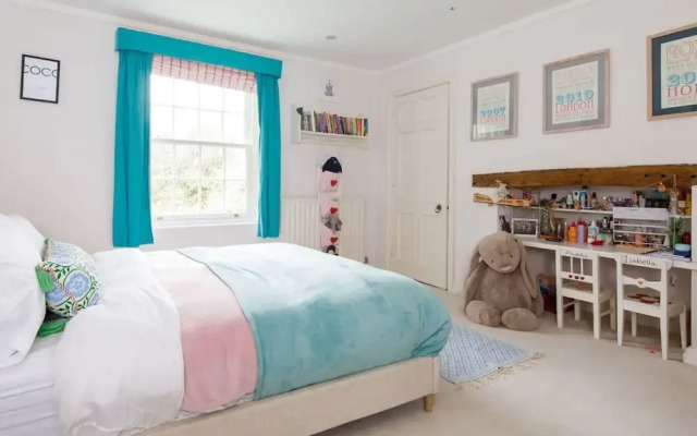 Amazing 5 BR Country Home Pool Gym Yoga Studio