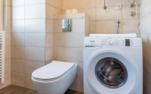 Tiffy studio w private parking