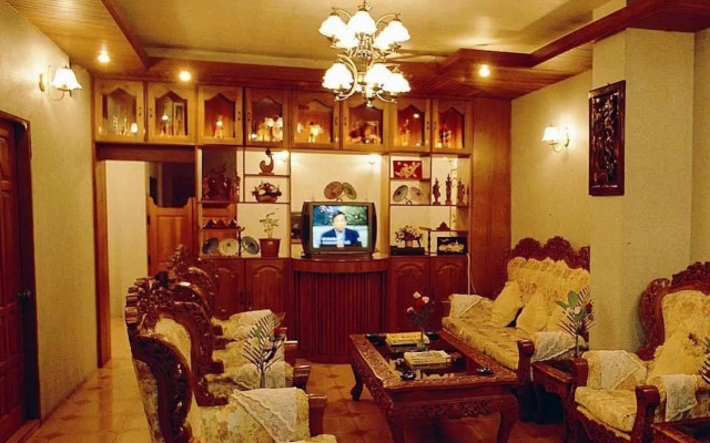 May Shan Hotel