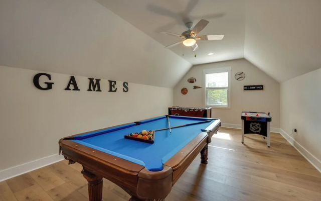 Spacious Lake Sinclair Vacation Rental w/ Dock!