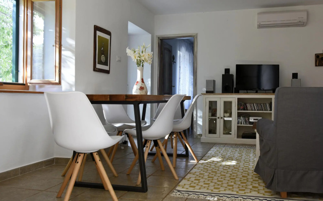 Dol in Postira with 3 bedrooms and 2 bathrooms
