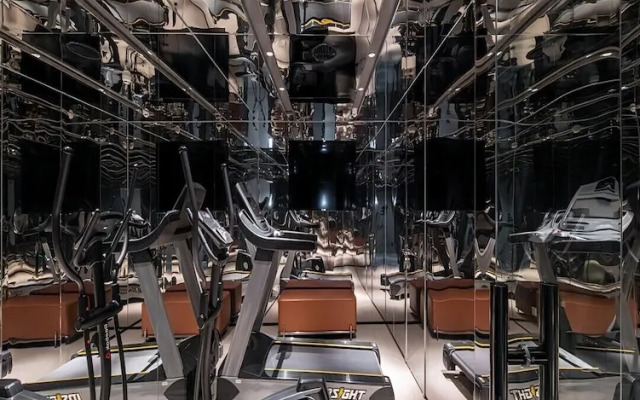 Crystal Orange Wangfujing Hotel