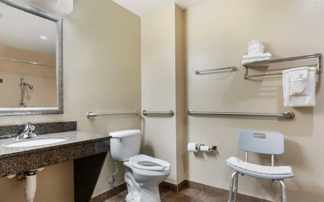 Best Western Carthage Inn & Suites