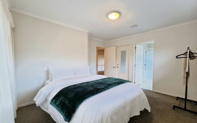 Beautiful 3BR House - WiFi - Car park