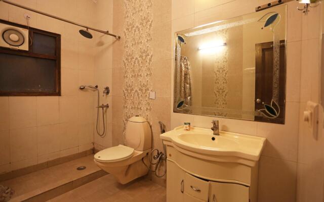 OYO DEL353 Murti Palace BED & BREAKFAST (Under the scheme of All India )