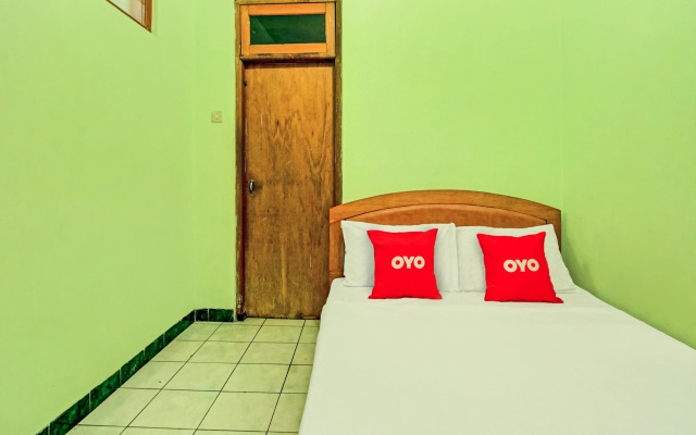 OYO 90031 Villa Papada