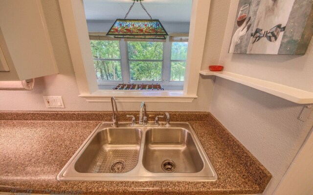 Guadalupe River Retreat RR 1324 4 Bedroom Home by RedAwning