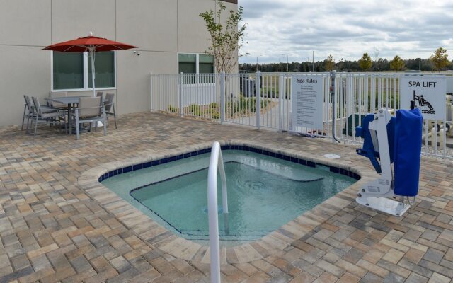 Holiday Inn Express & Suites Trinity