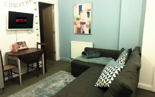 Modern Central Edwardian Apartment 4pp Private Ent