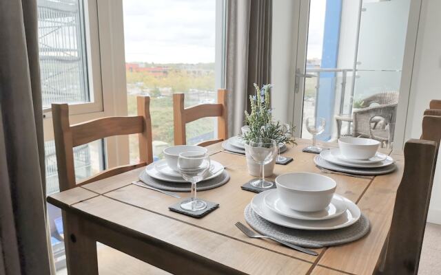 MK Hub Apartment with Oak Furniture
