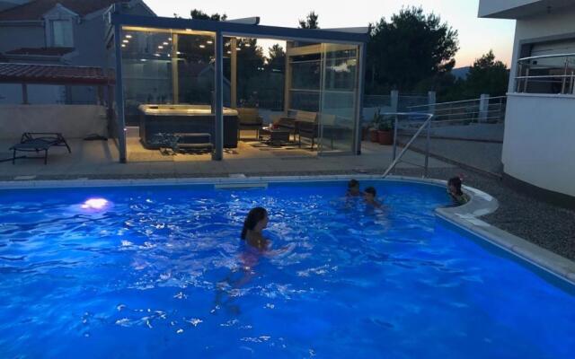 Luxury villa with a swimming pool Brodarica, Sibenik - 18803