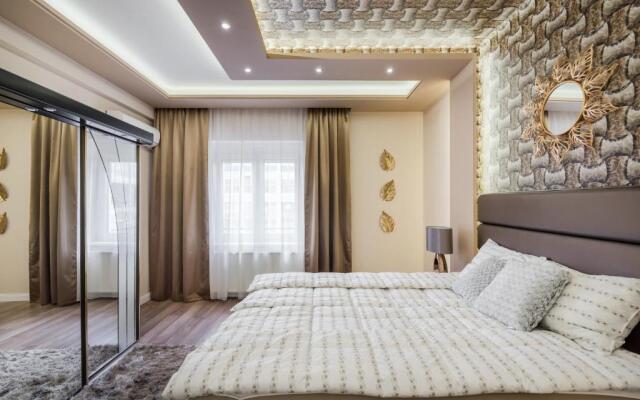 BpR Ethereal Panoramic Suite with A/C & balcony