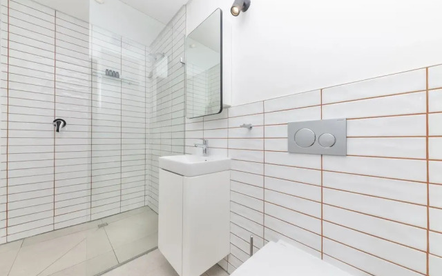 Comfortable Studio With City Views