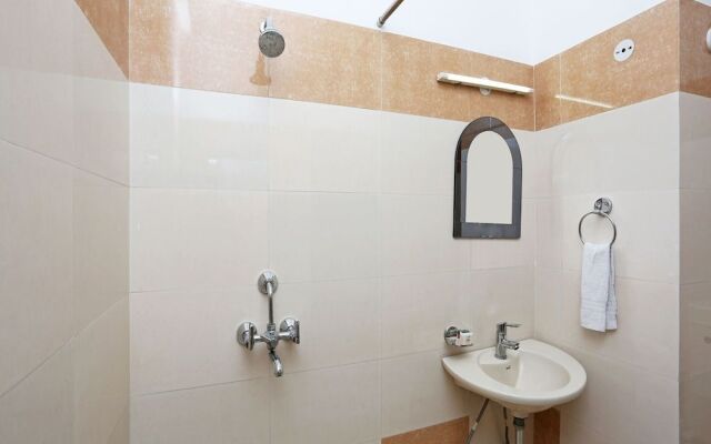 OYO 4646 Hotel Hari Villa