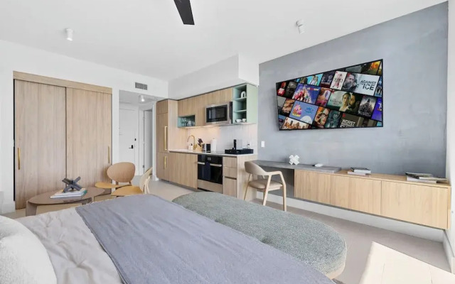 Downtown Studio with Miami Views