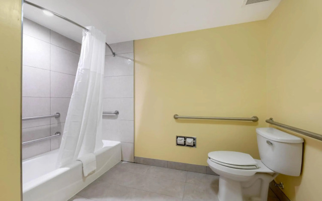 JAX Airport Hotel