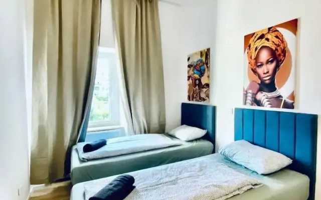 Spacious 4 BR Apt Perfect for Groups
