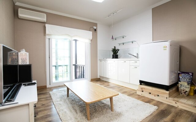 Gangneung Wow Guesthouse - Hostel