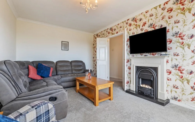 Sea Charm - Cosy Bungalow Near Beach and Village