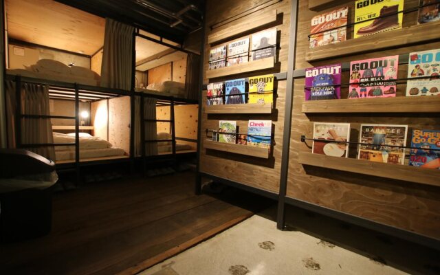 365BASE outdoor hostel