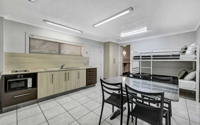 City Oasis Inn Townsville, SureStay Collection by BW