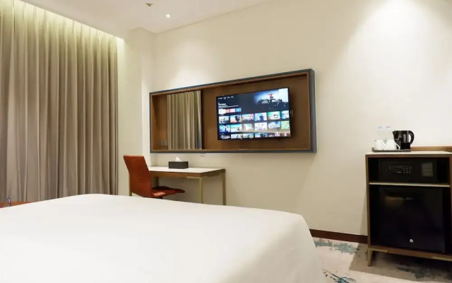 Grand Anara Airport Hotel