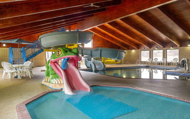 AmericInn by Wyndham Shakopee Near Canterbury Park