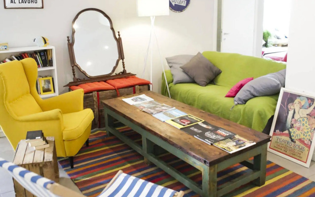 Meet Gardalake Hostel
