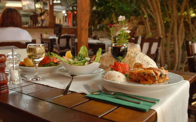 Tonoz Beach Hotel