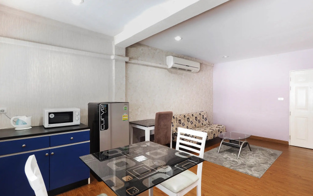 OYO 995 Blue Cafe Apartment