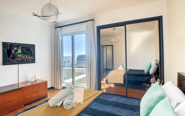 Rodamar Apartment by MHM