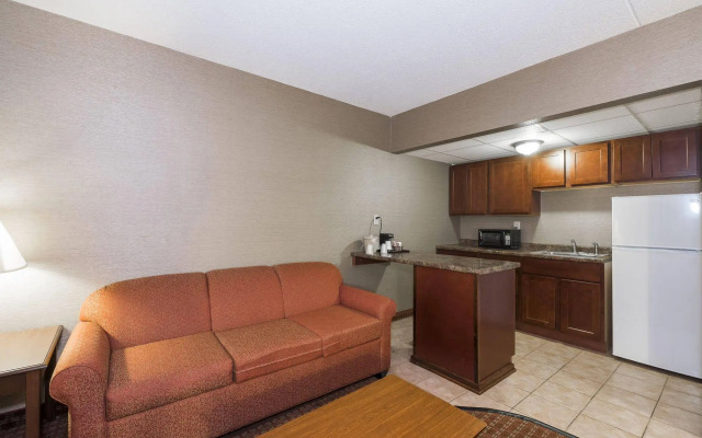 Quality Inn & Suites