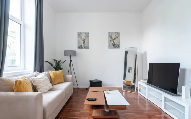 Cozy and central City Apartment at the Belvedere