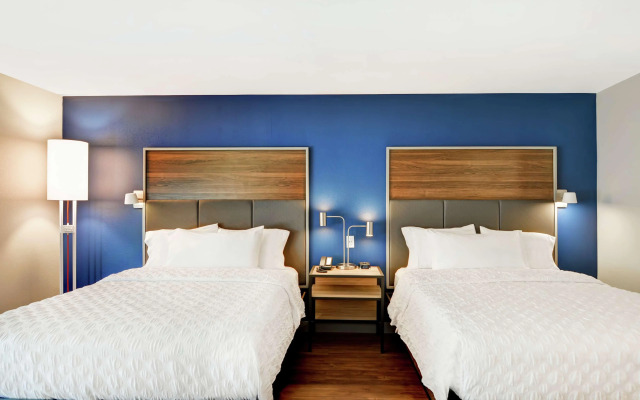 Tru by Hilton Middletown