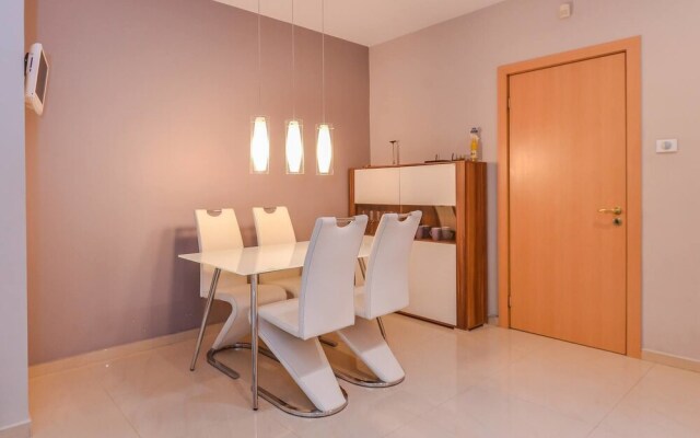 FM Deluxe 1-BDR Apartment - Extravaganzzo