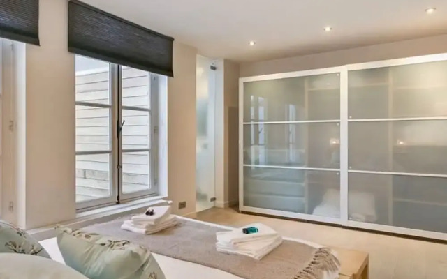 Apartment With Canal View in Heart of Bruges