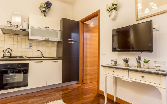 Roman Holidays Garden