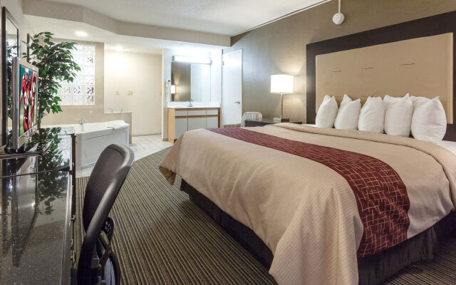 Red Roof Inn & Suites DeKalb