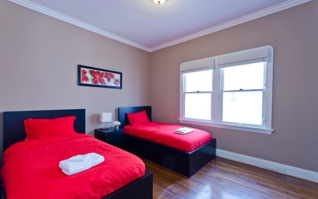 LA157 2 Bedroom Apartment By Senstay