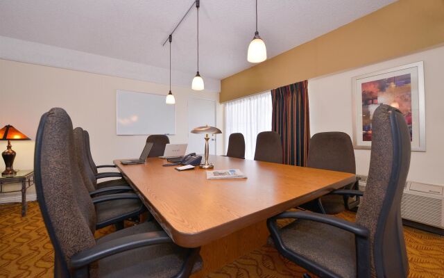 Best Western Plus Thousand Oaks Inn