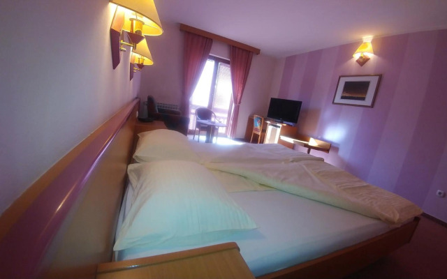 Delminium Hotel