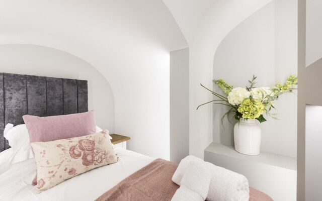 Wine Vaults Apartment