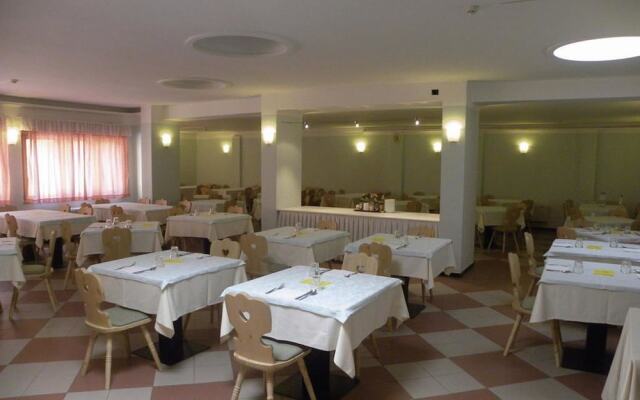 Отель Life Hotels Des Alpes