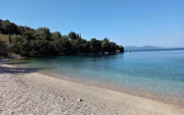 Konstas Stone Island House in Meganisi