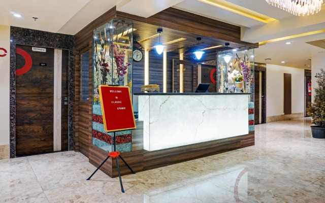 Classic Square by OYO Rooms