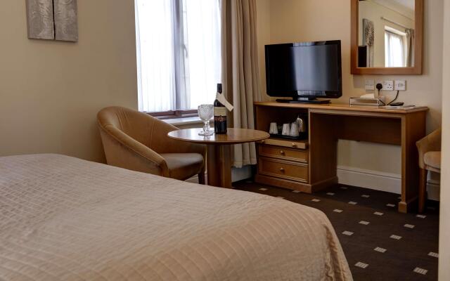 Bridge House Hotel