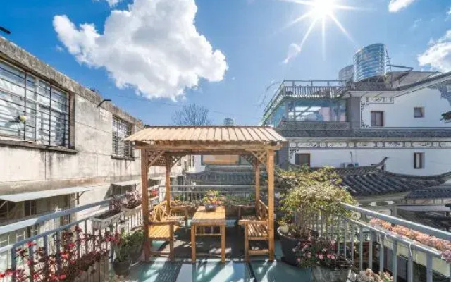 DaLi·Flowers bloom that year raditional garden experience homestay (Ancient City Branch)